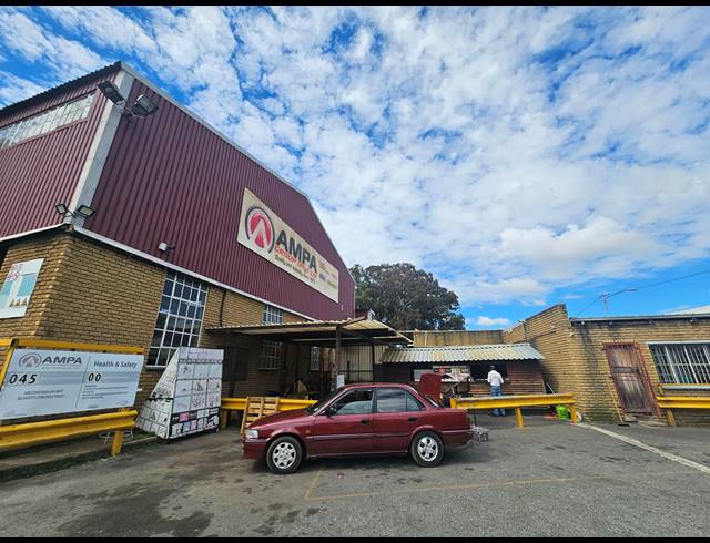 9,058M² WAREHOUSE FOR SALE IN TUNNEY